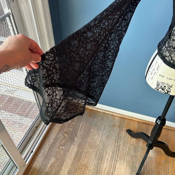 Kiki Riki Lace Long bell Sleeve Top - Picture 4 of 10